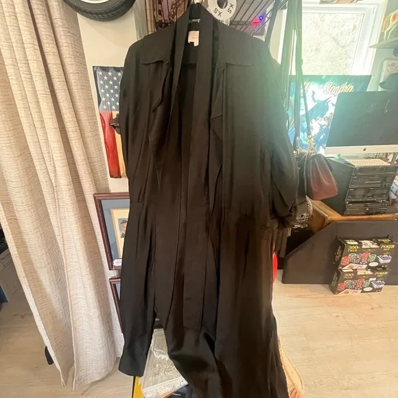 Cinq à Sept Classic Black Jacket - Picture 1 of 2